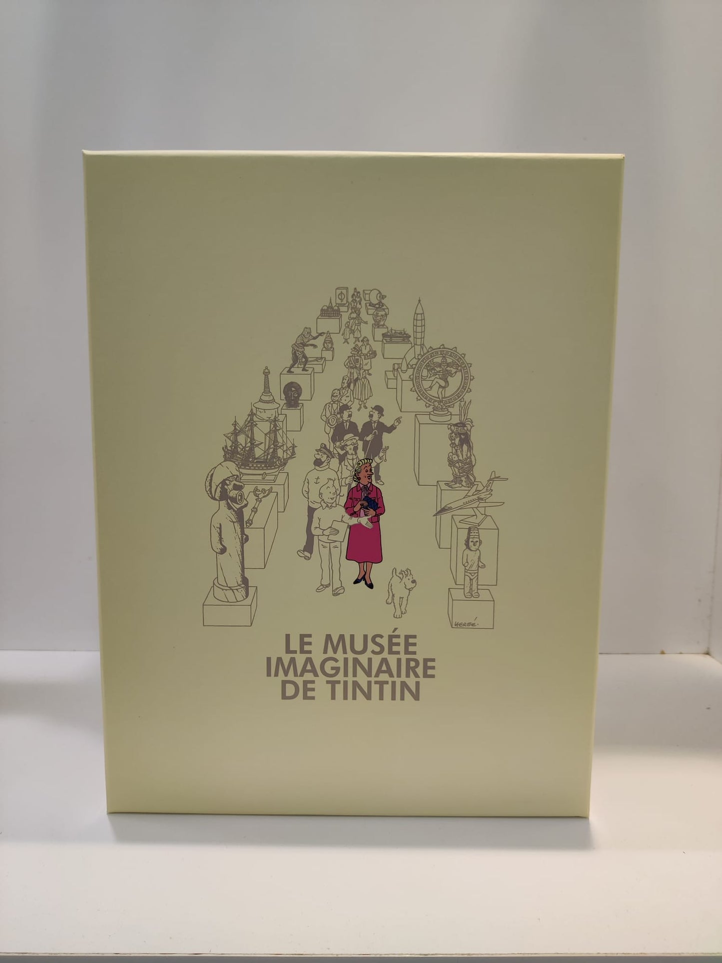 RESIN COLLECTIBLE: Imaginary Museum - Castafiore